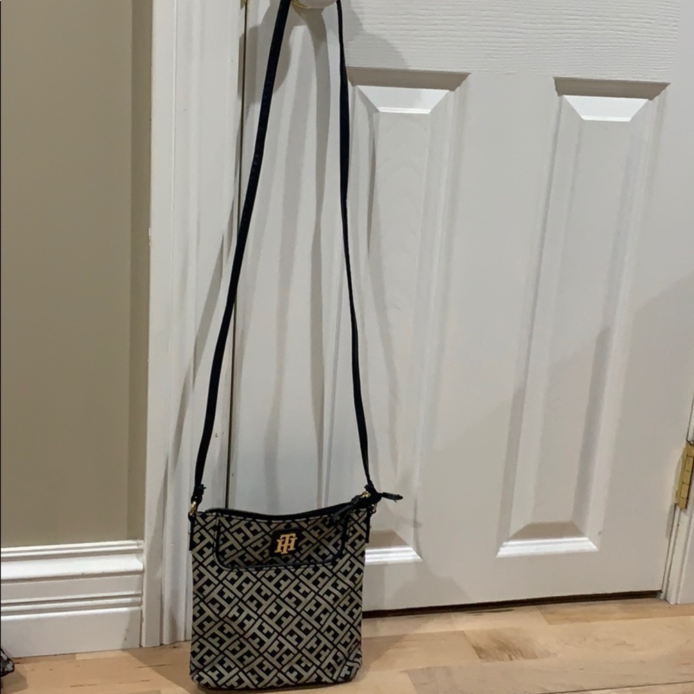 Tommy Hilfiger Crossbody Bag